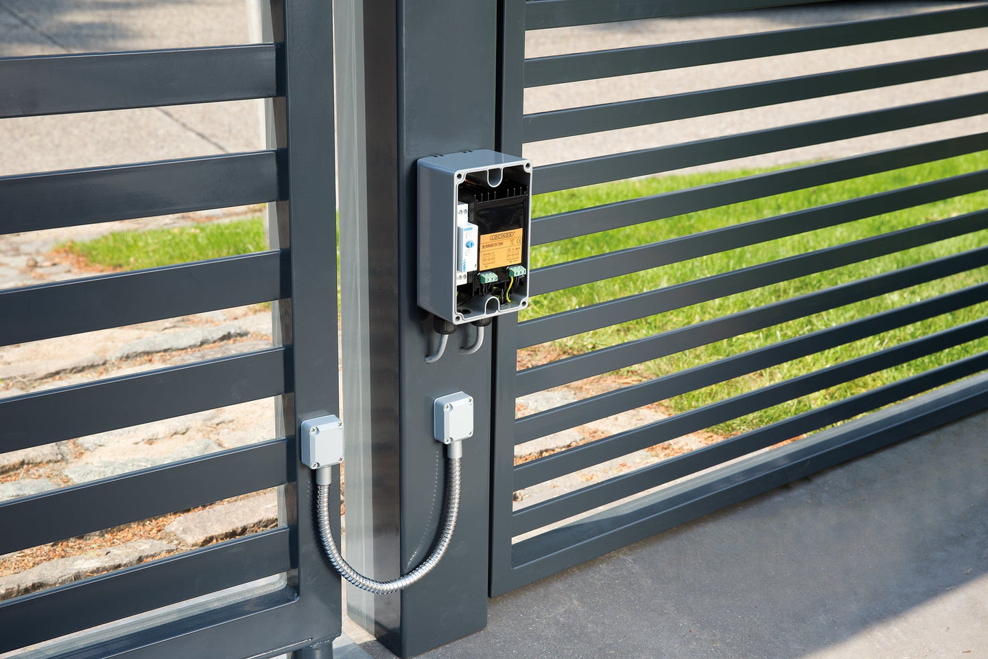 Locinox sarvas kabeliui.